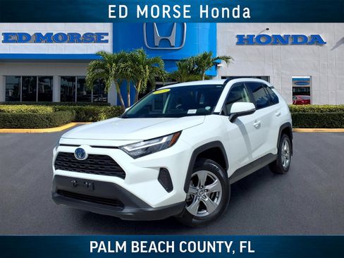 Used 2023 Toyota RAV4 LE AWD/4WD image 1