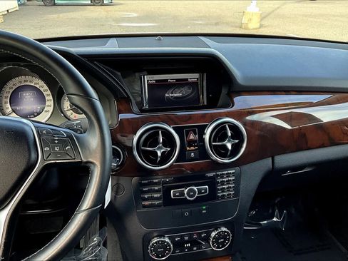 Used 2013 Mercedes-Benz GLK 350 4MATIC image 6