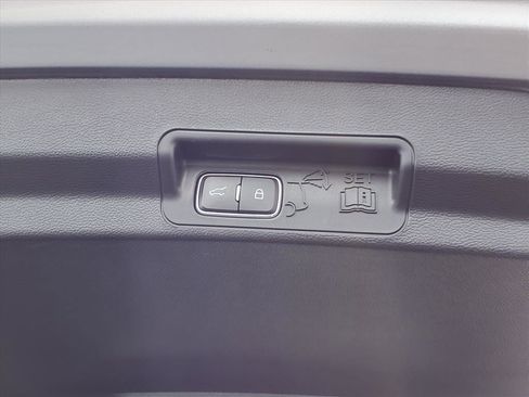 Used 2023 Ford Explorer XLT w/ Equipment Group 202A image 23