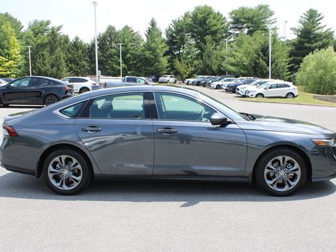 Used 2023 Honda Accord EX image 10