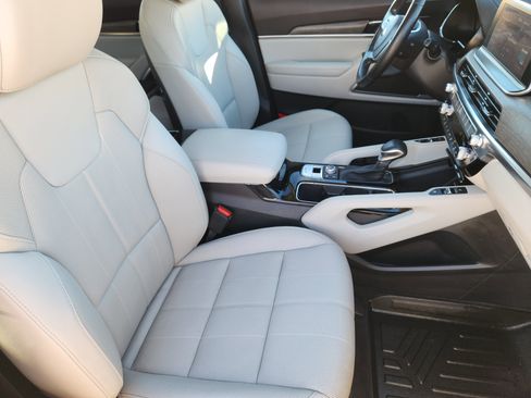 Used 2021 Kia Telluride EX w/ EX Premium Package image 14
