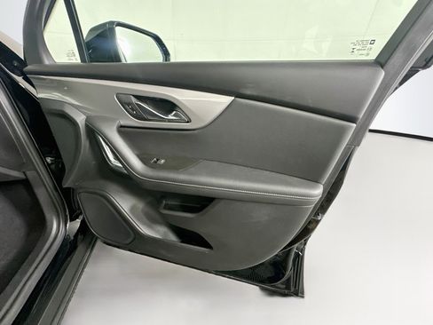 Used 2025 Chevrolet Blazer LT FWD image 31