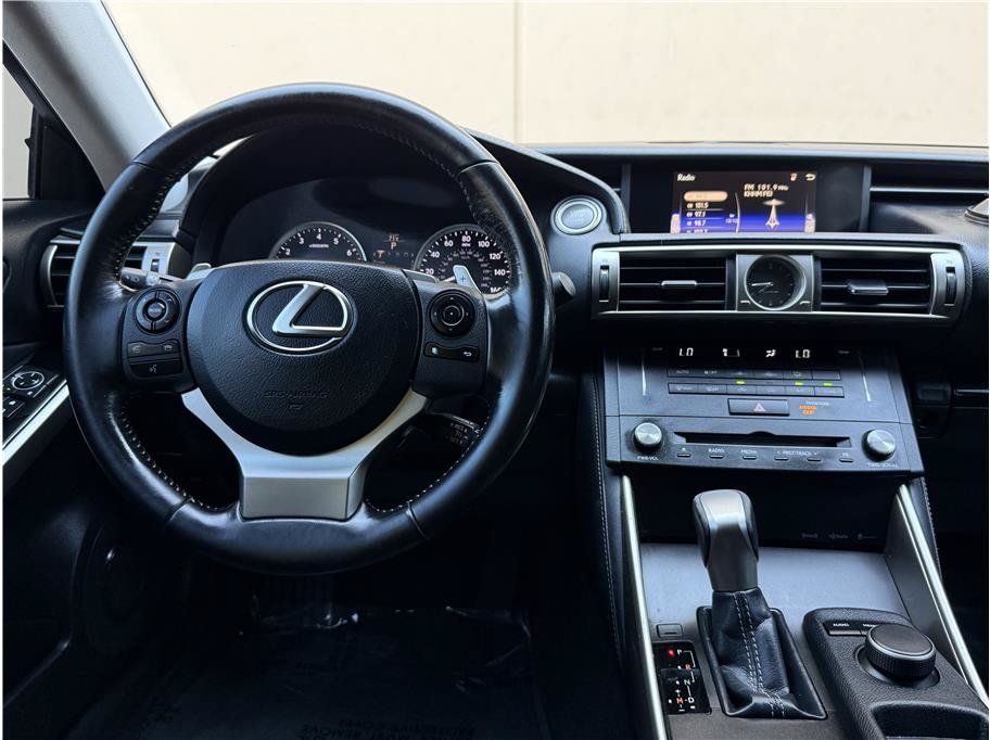Used 2015 Lexus IS 250 RWD image 18