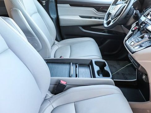 Used 2024 Honda Odyssey Touring image 17