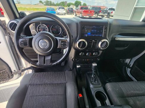 Used 2012 Jeep Wrangler Sahara w/ Dual Top Group AWD/4WD image 12