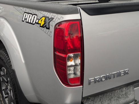 Used 2019 Nissan Frontier PRO-4X image 13