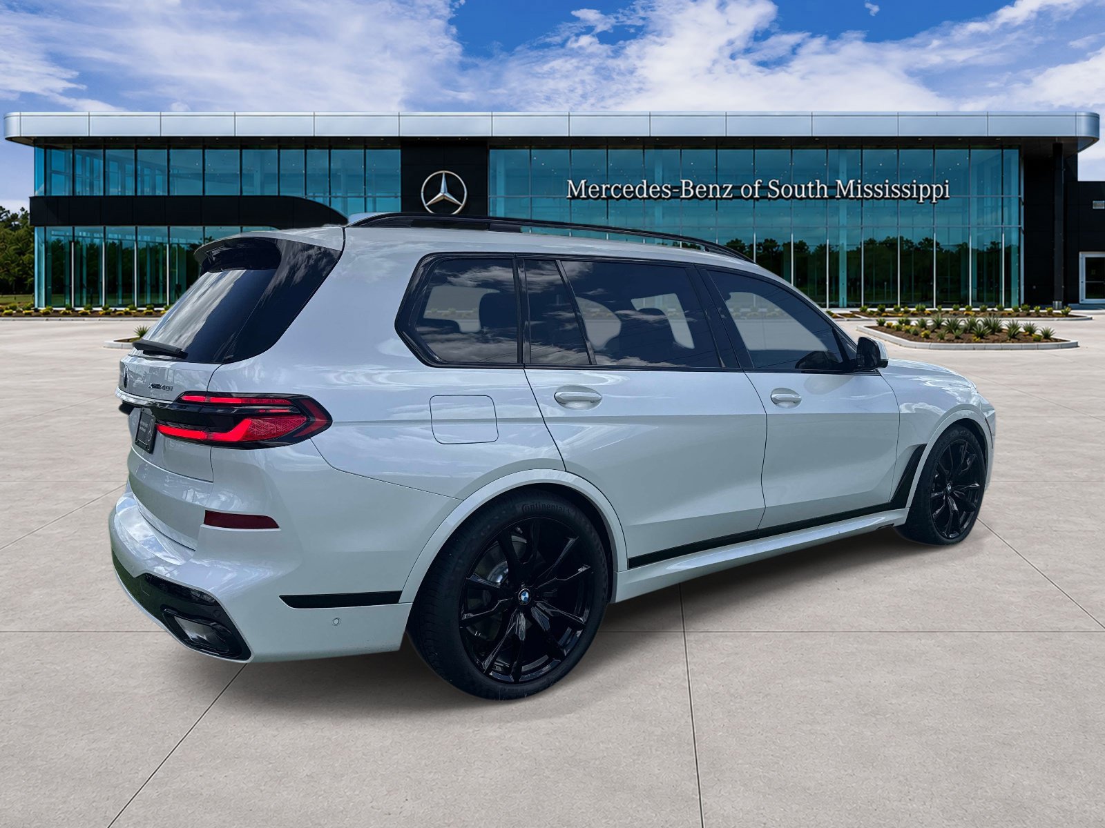 Used 2026 BMW X7 xDrive40i w/ M Sport Package AWD/4WD image 6