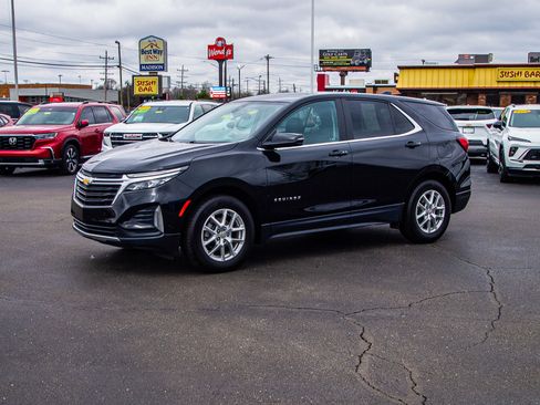 Used 2023 Chevrolet Equinox LT FWD image 3