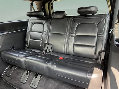 Used 2020 Lincoln Navigator L Reserve w/ Equipment Group 208A Reserve AWD/4WD image 23