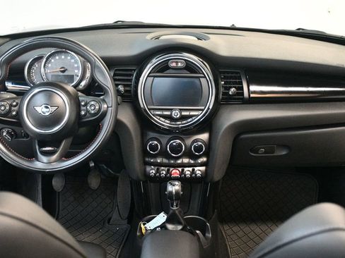 Used 2019 MINI Cooper S image 5