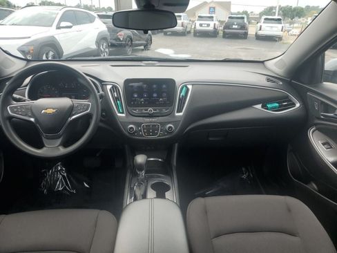 Used 2025 Chevrolet Malibu LT FWD image 40