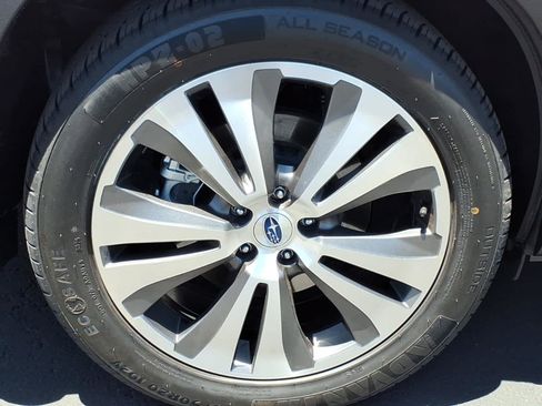 Used 2020 Subaru Ascent Limited w/ Technology Package AWD/4WD image 12
