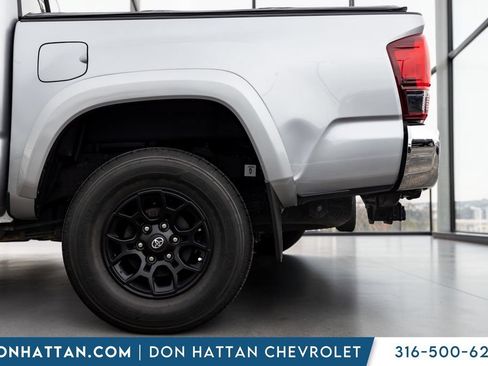 Used 2020 Toyota Tacoma SR5 AWD/4WD image 28