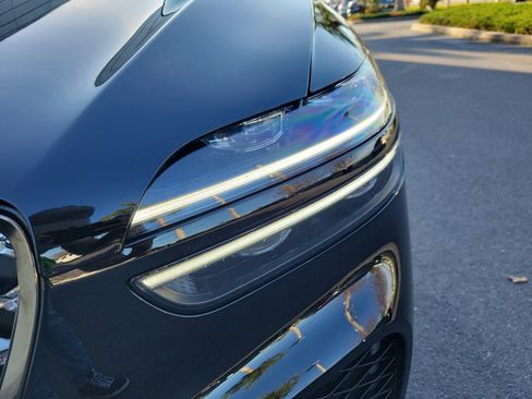 Used 2024 Genesis GV70 2.5T w/ Sport Prestige Package image 9