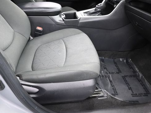 Used 2022 Toyota RAV4 XLE w/ Convenience Package FWD image 41
