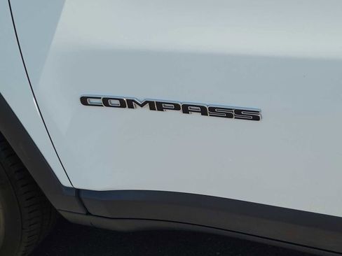 Used 2025 Jeep Compass Limited AWD/4WD image 15