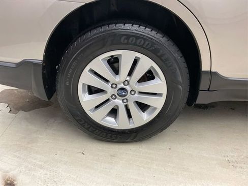 Used 2019 Subaru Outback 2.5i Premium w/ Popular Package #2 image 17