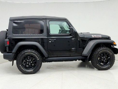 Used 2021 Jeep Wrangler Sport image 4