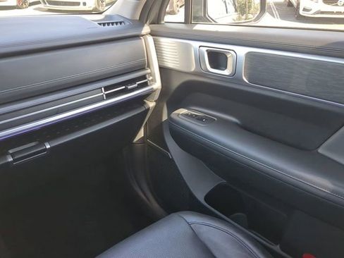 Used 2025 Hyundai Santa Fe Limited FWD image 21