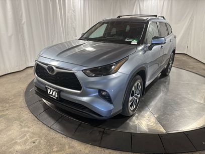 Used 2023 Toyota Highlander XLE