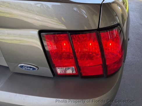 Used 2002 Ford Mustang Convertible RWD image 44
