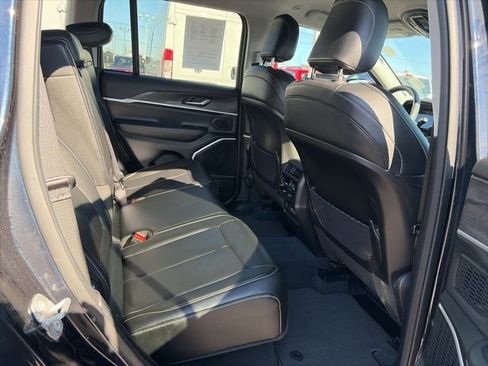 Used 2023 Jeep Grand Cherokee Limited image 9