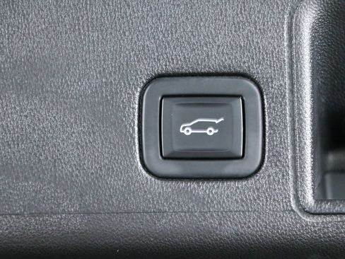 Used 2022 GMC Terrain SLT w/ LPO, Floor Liner Package AWD/4WD image 29
