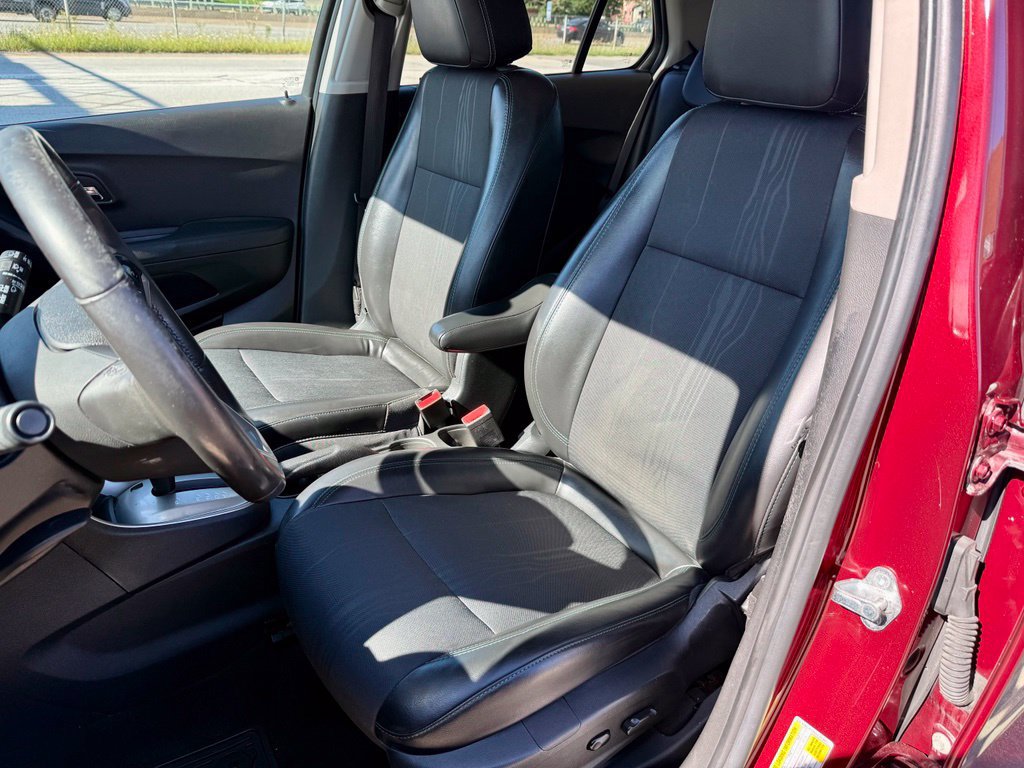 Used 2016 Chevrolet Trax LT w/ LT Convenience Package AWD/4WD image 24