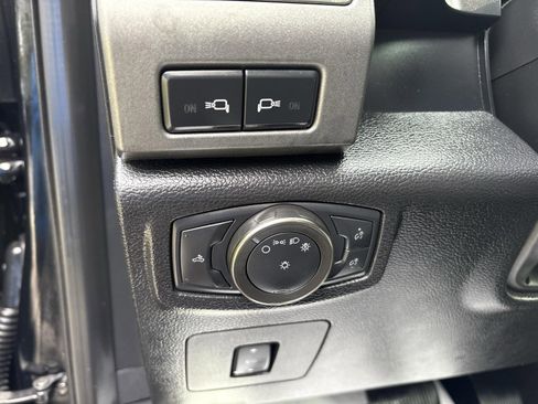 Used 2018 Ford F150 Raptor w/ Equipment Group 802A Luxury image 21