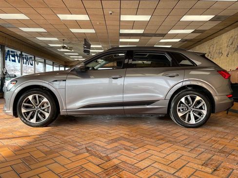 Used 2021 Audi e-tron Premium Plus w/ Premium Plus Package image 6