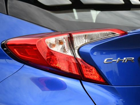 Used 2019 Toyota C-HR XLE FWD image 32