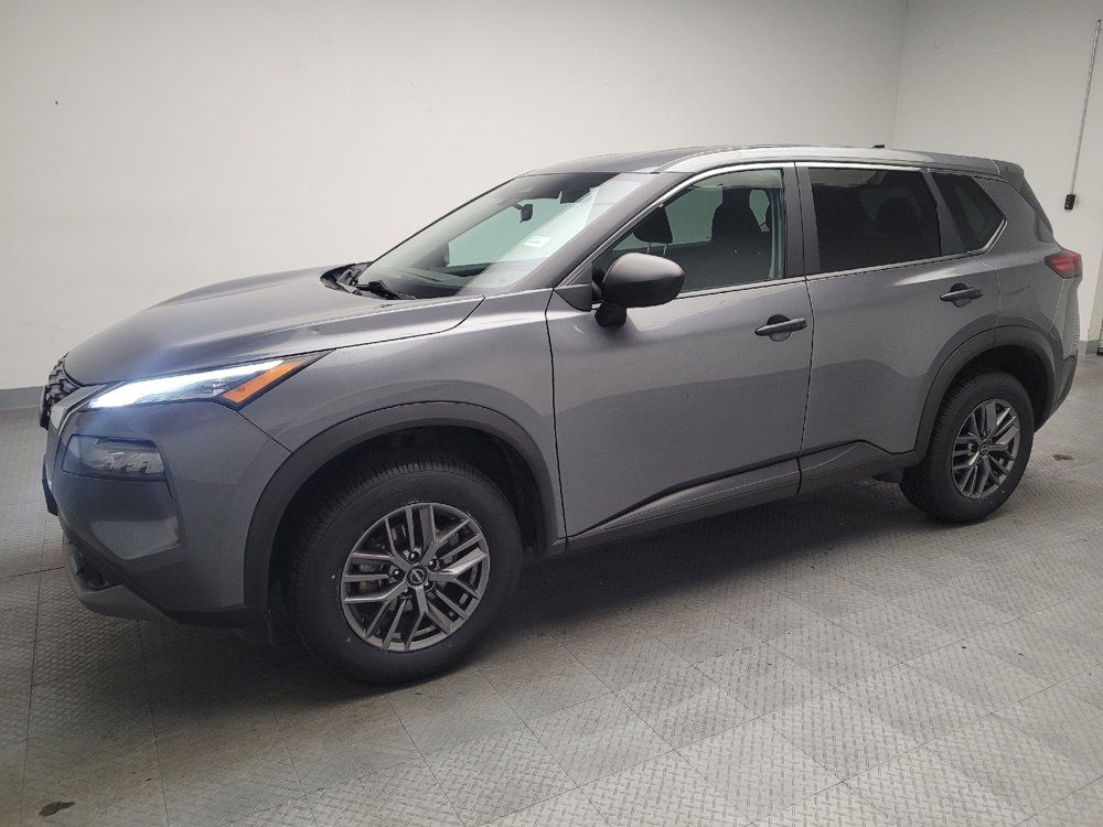 Used 2023 Nissan Rogue S AWD/4WD image 2