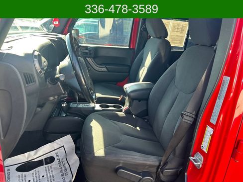 Used 2018 Jeep Wrangler Unlimited Sport w/ Connectivity Group AWD/4WD image 9