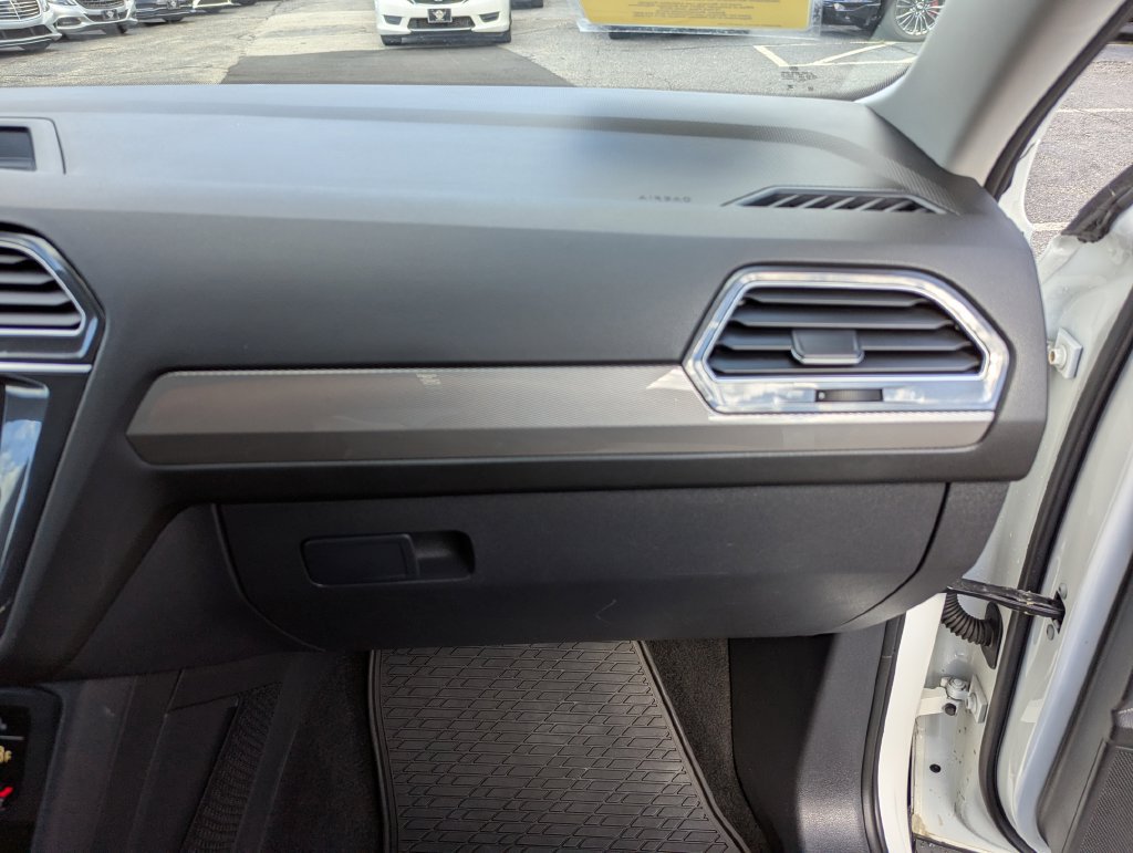 Used 2022 Volkswagen Tiguan SE w/ Panoramic Sunroof Package AWD/4WD image 35