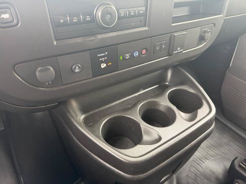 Used 2019 Chevrolet Express 3500 w/ Driver Convenience Package RWD image 20