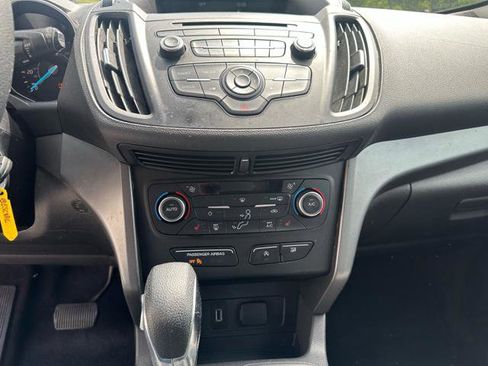 Used 2018 Ford Escape SE FWD image 19