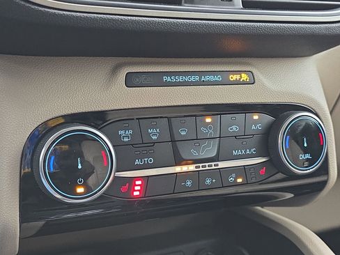 Used 2022 Ford Escape SEL w/ Technology Package image 20