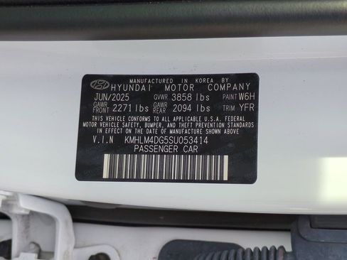 Certified 2025 Hyundai Elantra Sport FWD image 22