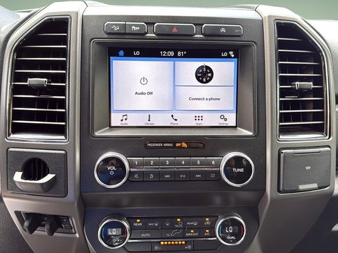 Used 2019 Ford Expedition XLT AWD/4WD image 29