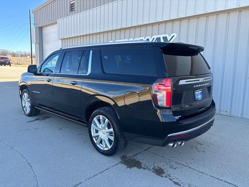 Used 2021 Chevrolet Suburban High Country w/ Premium Package AWD/4WD image 7