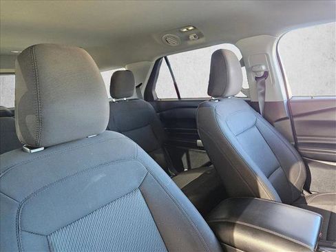 Used 2022 Ford Explorer XLT image 24