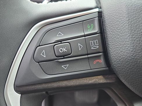 New 2025 Jeep Grand Cherokee Limited w/ Luxury Tech Group II image 17