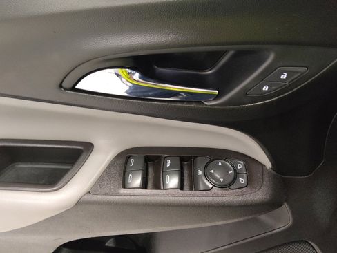 Used 2022 Chevrolet Equinox LS image 27