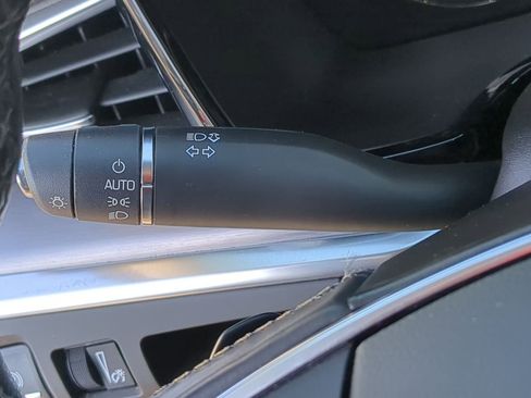 Used 2018 Cadillac XT5 Luxury image 31