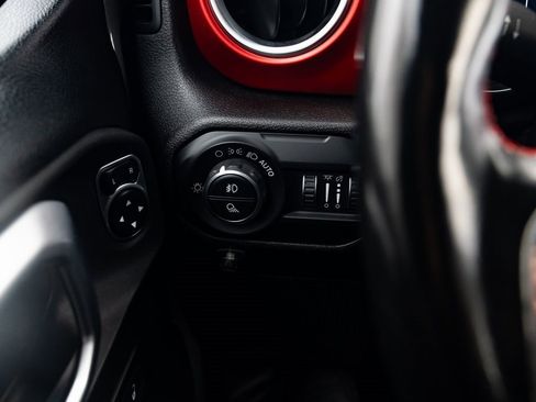 Used 2020 Jeep Gladiator Rubicon image 13