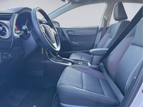 Used 2017 Toyota Corolla LE image 9