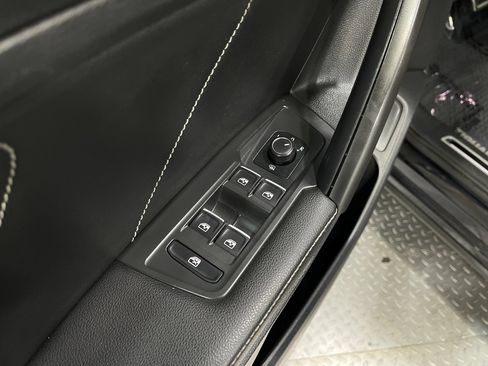 Used 2022 Volkswagen Tiguan SE R-Line FWD image 15