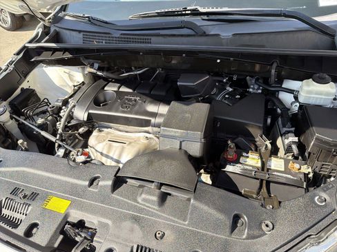 Used 2017 Toyota Highlander LE FWD image 27