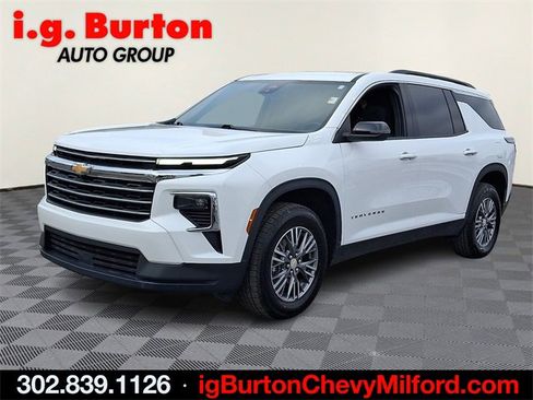 Certified 2025 Chevrolet Traverse LT image 3