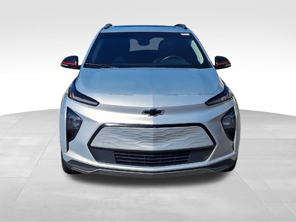 Used 2023 Chevrolet Bolt EUV Premier w/ Sun & Sound Package FWD image 2